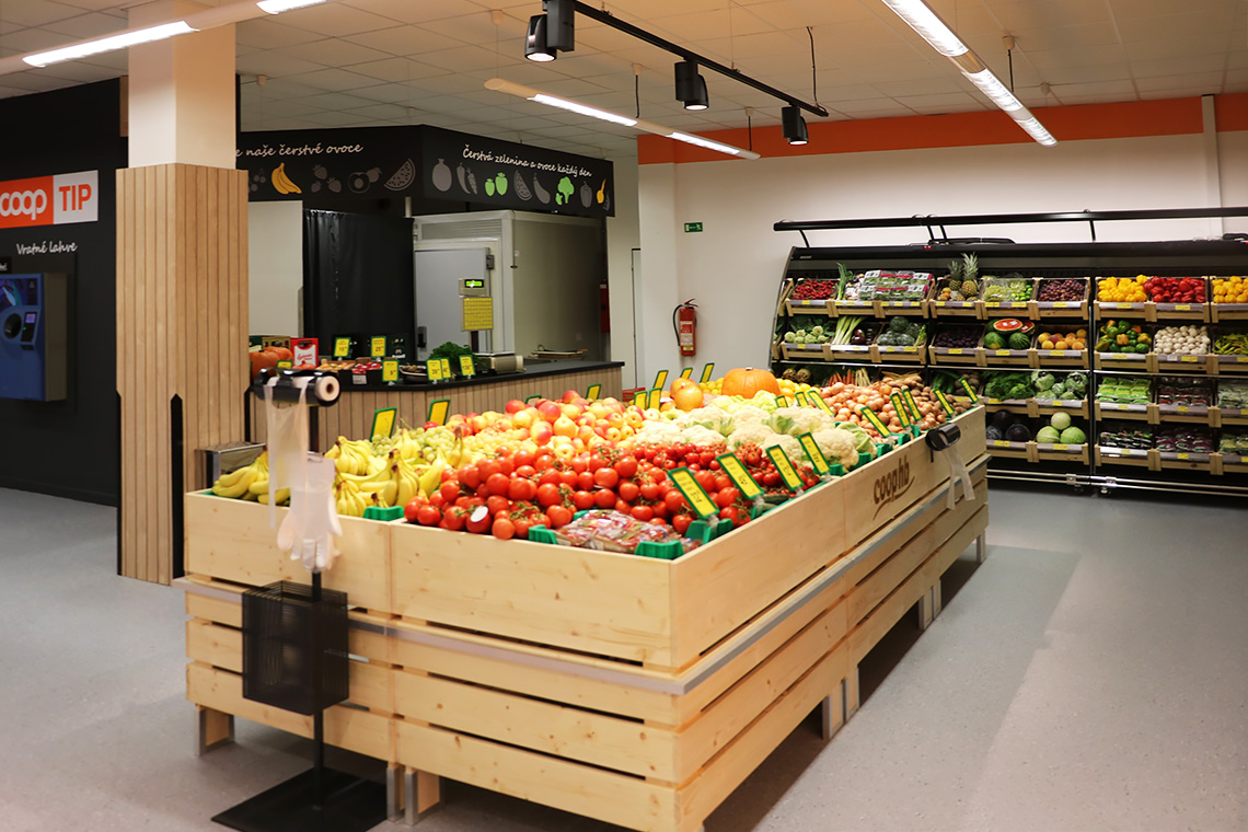 Specialized units for vegetables and fruit sales Louisiana VF MV 110 VF O 180-DLM