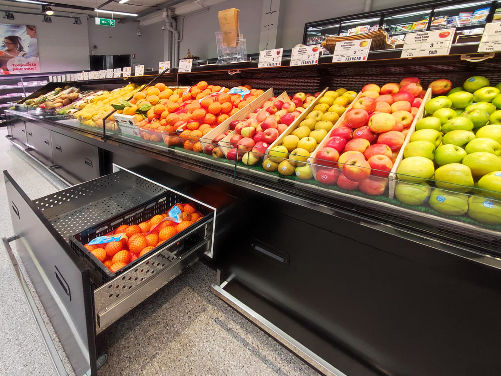 Спеціалізовані вітрини для продажу овочів та фруктів Missouri VF MC VF self M, супермаркет AUCHAN (Франція)