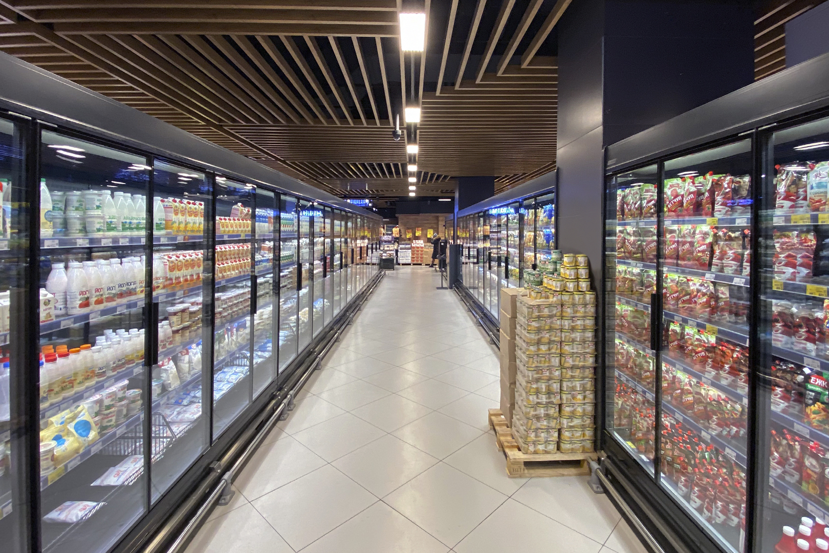 Холодильные пристенные витрины Louisiana MV 105 MT D M, супермаркет Korzina, Казахстан