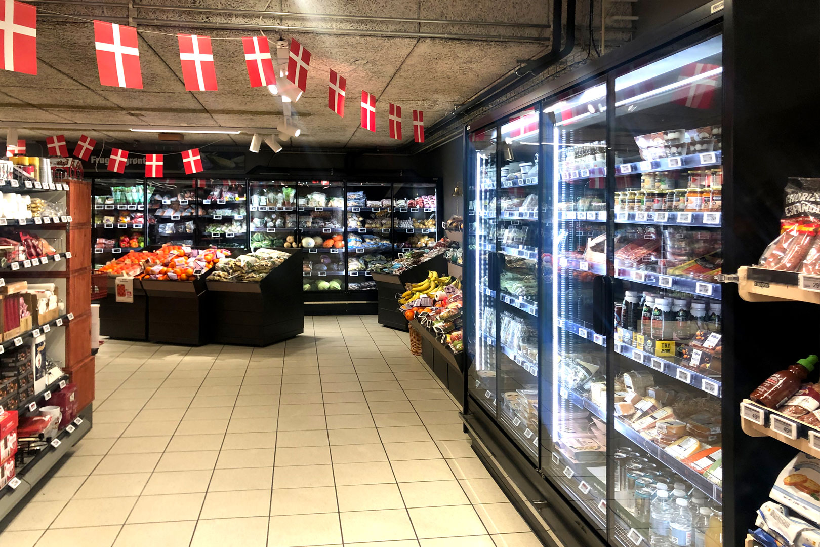 Холодильні вітрини Indiana MV 090 MT D, супермаркет SPAR, Данія
