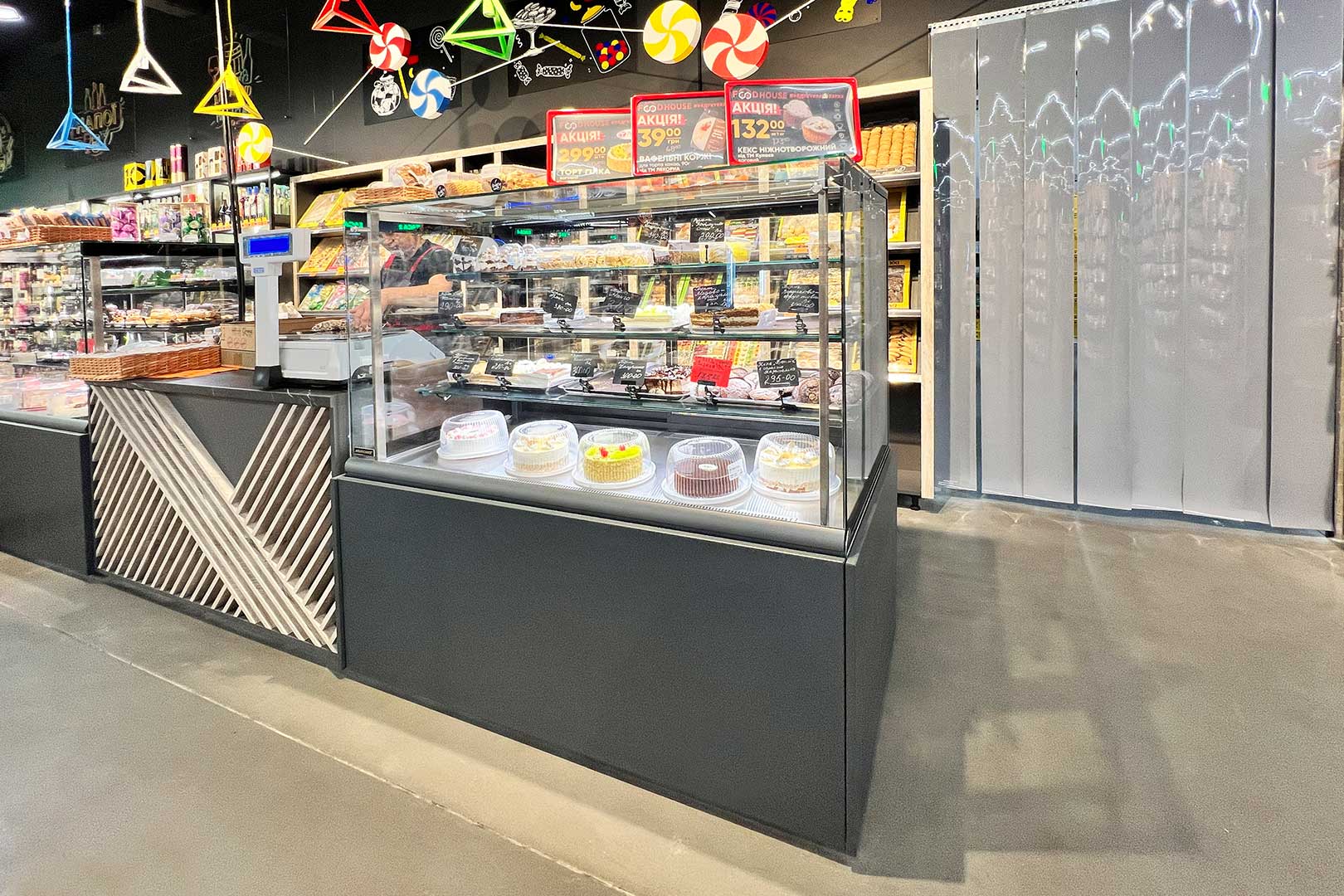Кондитерские витрины Dakota AC 081 patisserie OS 150 DLA, супермаркет Food House, г. Ахтырка Кондитерские витрины Dakota AC 081 patisserie OS 150 DLA, супермаркет Food House, г. Ахтырка
