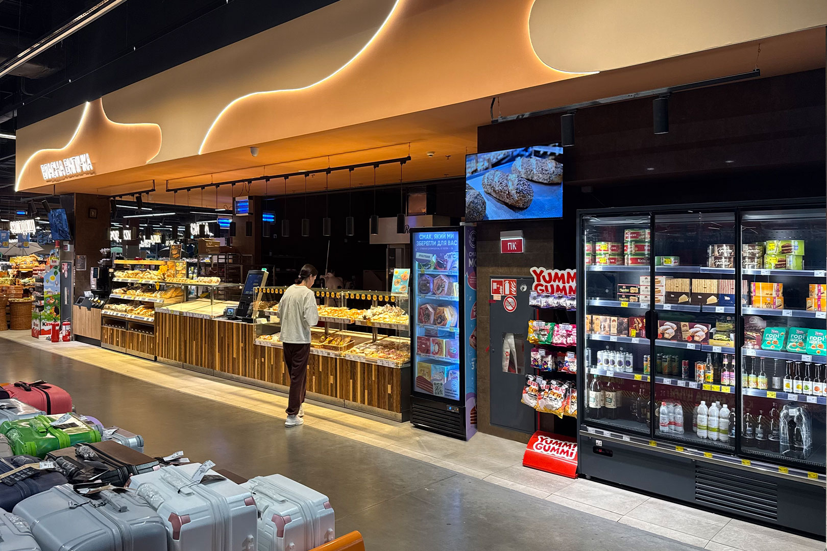 Refrigerated multideck cabinet Indiana medium AV 085 MT D 210-DLA, Food Market supermarket, Vinnytsia Refrigerated multideck cabinet Indiana medium AV 085 MT D 210-DLA, Food Market supermarket, Vinnytsia
